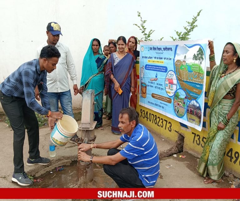Handpumps-of-215-villages-of-Durg-were-chlorinated-to-prevent-outbreak-of-dengue-malaria-diarrhea-swine-flu