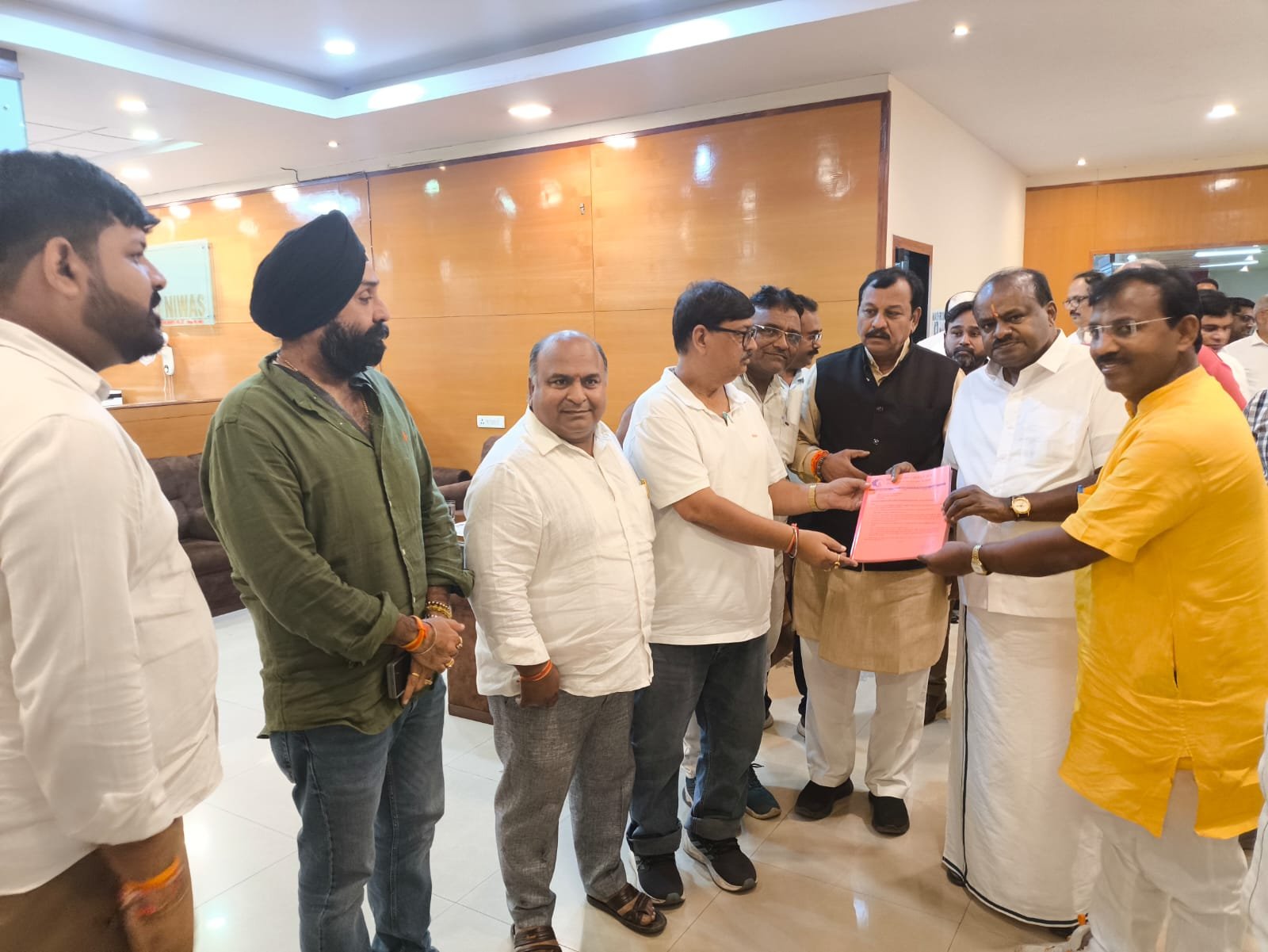 Positive assurance received from Union Steel Minister HD Kumaraswamy