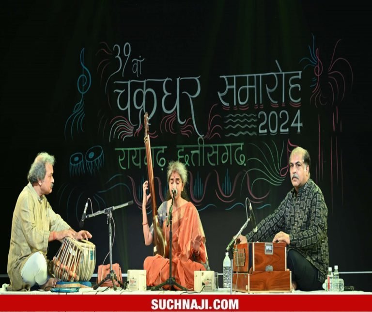 Raipur-Chakradhar-Samaroh-2024-Kathak-and-Odissi-dance-mesmerized-the-audience-1