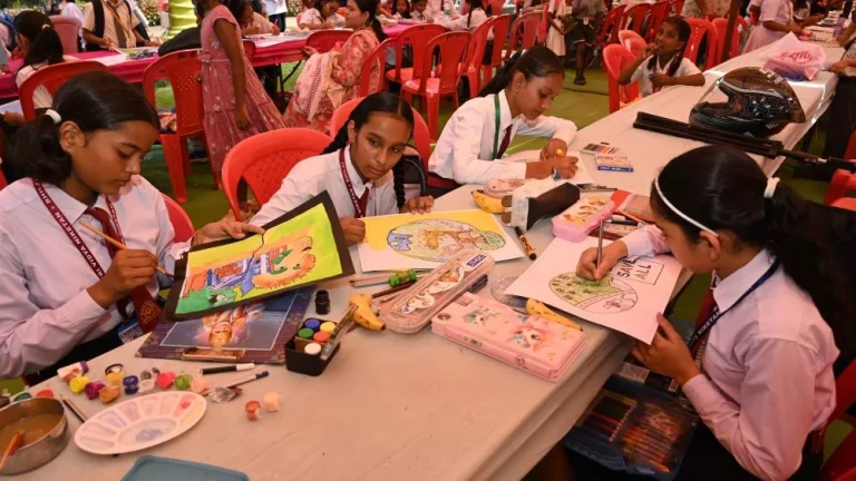 Wildlife-Conservation-Week-Amidst-the-roar-of-the-lion-children-kept-playing-with-colors-in-BSP-Maitribagh