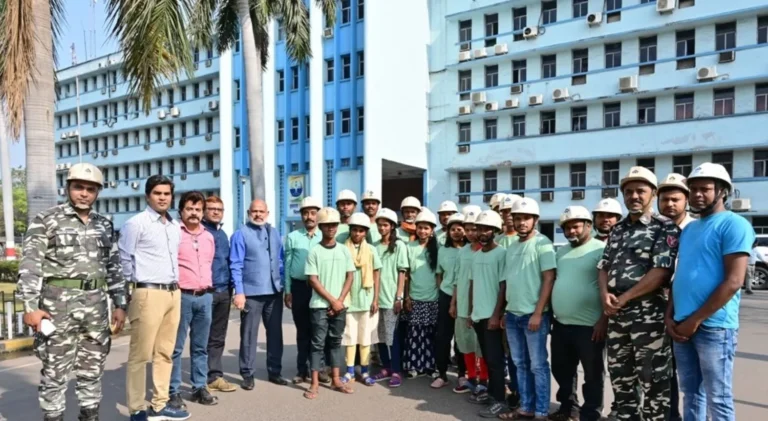 20 youth of the village associated with BSP Rawghat project visited Bhilai Steel Plant (1)