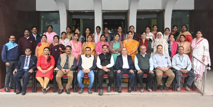 Wives of employees of Bhilai Steel Plant visited the workplace