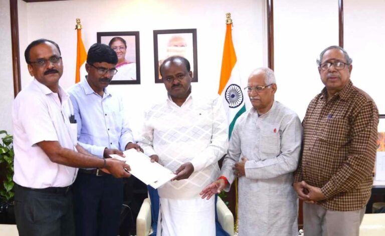 BMS leaders meet Steel Minister: Talk on Kudremukh Iron Ore Company, outstanding arrears, punishment, merger of RINL with SAIL