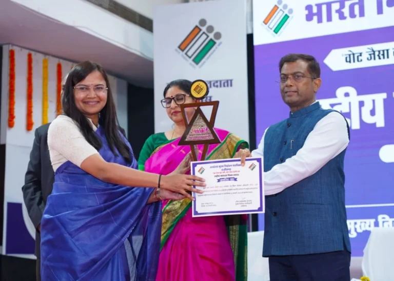 Durg Collector Richa Prakash Chaudhary honored, awarded by Election Commission