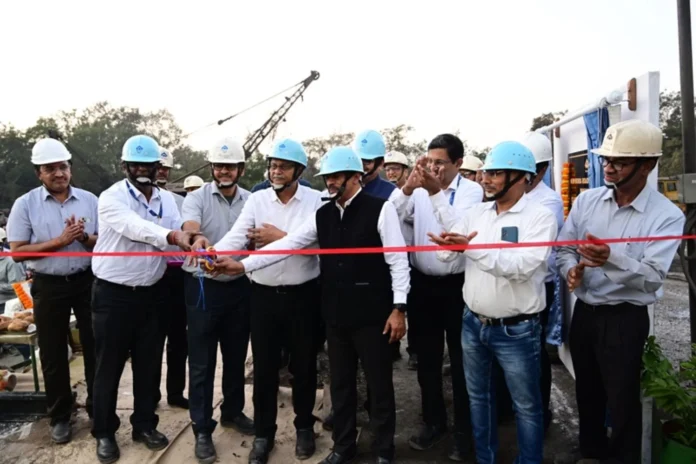 Gift of new road weighbridge of 100 ton capacity in Bhilai Steel Plant, ED Works cut the ribbon before retirement