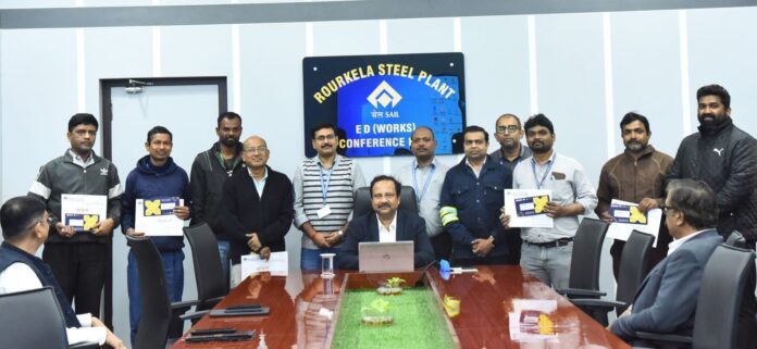 SAIL Rourkela Steel Plant employees receive 'SAIL Shabash' award