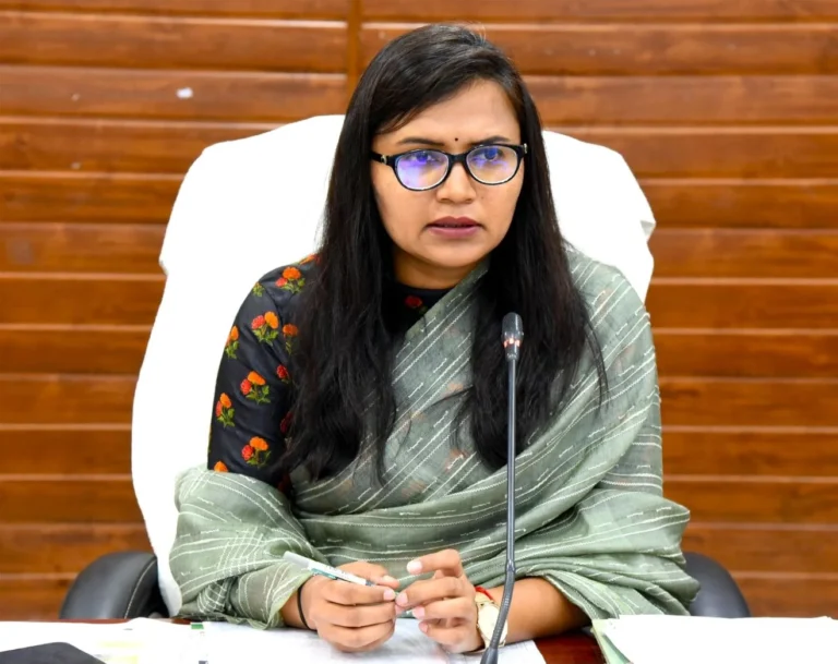 Service of employees who run away from office will be terminated, pension beneficiaries should be verified