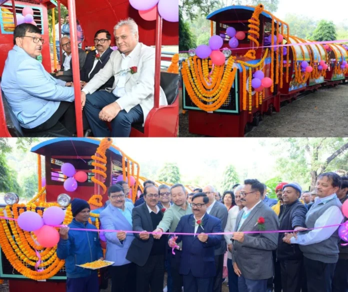 Toy train runs in the biological park of Bokaro Steel Plant, passengers become DIC, ED