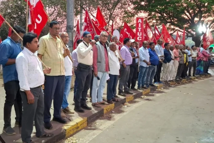 Protest by unions of Bhilai Steel Plant against the Union Budget