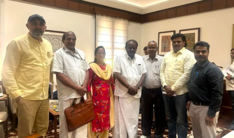 AITUC leaders demanded SAIL's 39 months' arrears and NMDC's salary settlement from Steel Minister HD Kumaraswamy