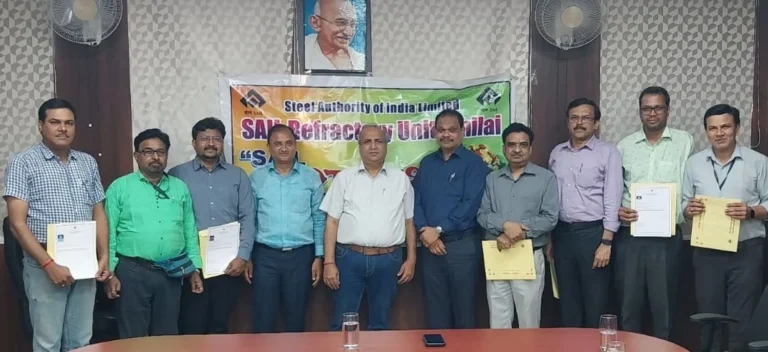 5 officers and 1 employee of SAIL Refractory Unit Bhilai received Shabash Award