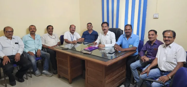 Bhilai Steel Plant 50 thousand rupees should be given as festival advance