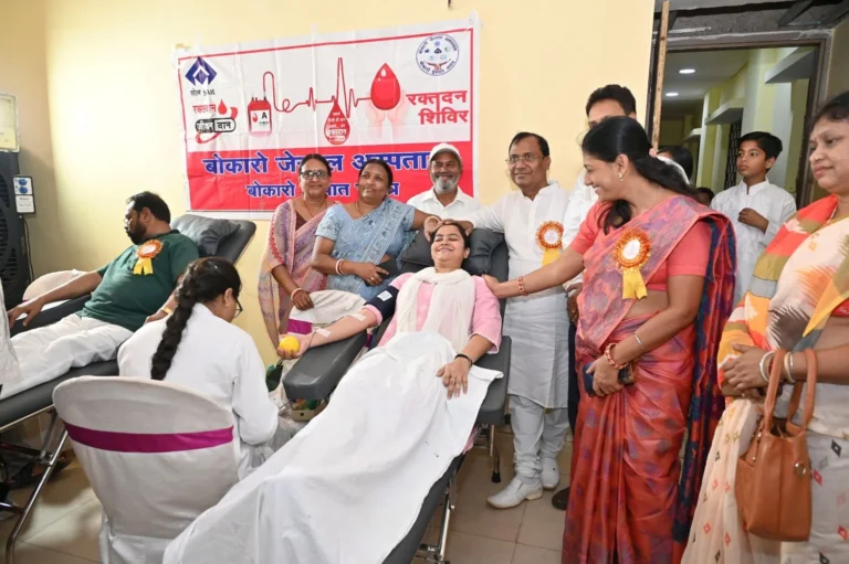 Bokaro General Hospital: Soldiers of Sant Nirankari Mission donated blood