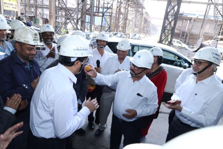 Bokaro Steel Plant created a record in the financial year 2024-25, DIC arrived with a box of sweets