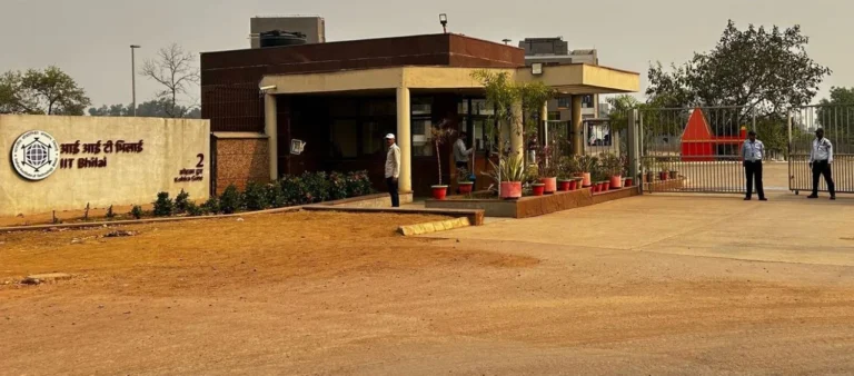 The road from Shankaracharya College to IIT Bhilai will be widened, trees will be shifted, the commissioner did a survey