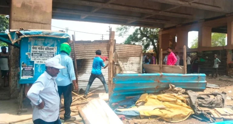 Action against encroachers continues in Bhilai Township