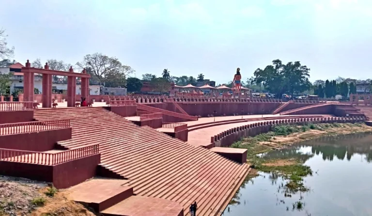 NMDC built a ghat on the Shankini-Dankini river in Dantewada, tourists liked it