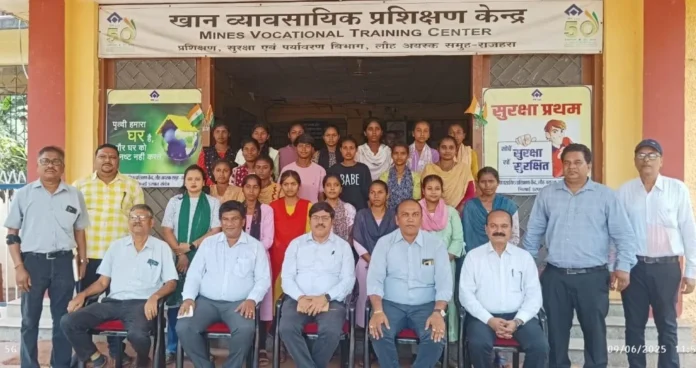 Bhilai Steel Plant is giving driving training to women in Rajhara Mines Bhilai Steel Plant is giving driving training to women in Rajhara Mines