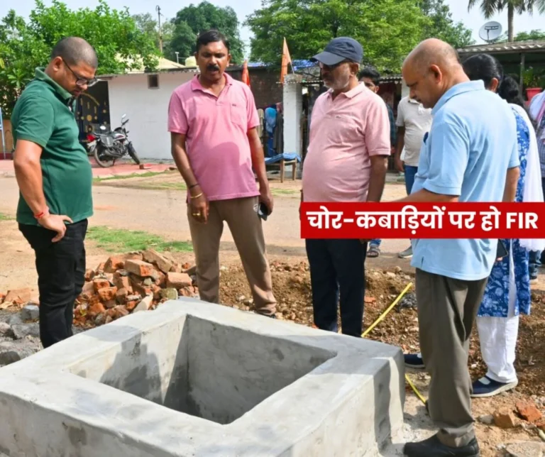 Commissioner arrived to see the construction of sewer line, thieves were taking away the lids, FIR should be lodged against junk dealers too