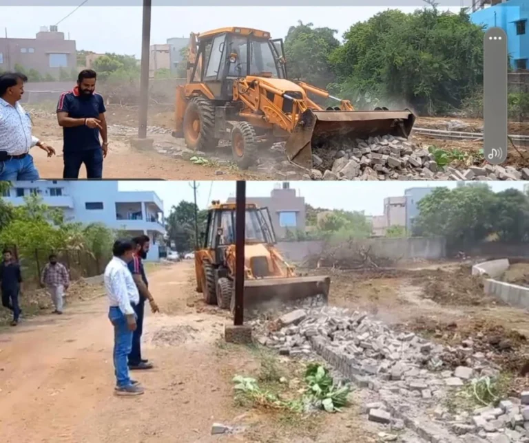 Encroachment of land mafia on EWS land, corporation demolished it on complaint of councilor Aditya Singh