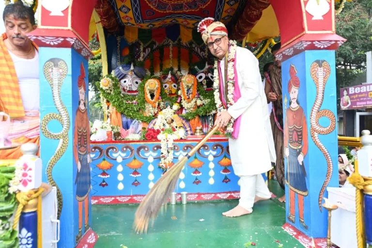 Lord Jagannath's chariot returned to Bokaro, BSP's future director in-charge did Chhera-Panhara