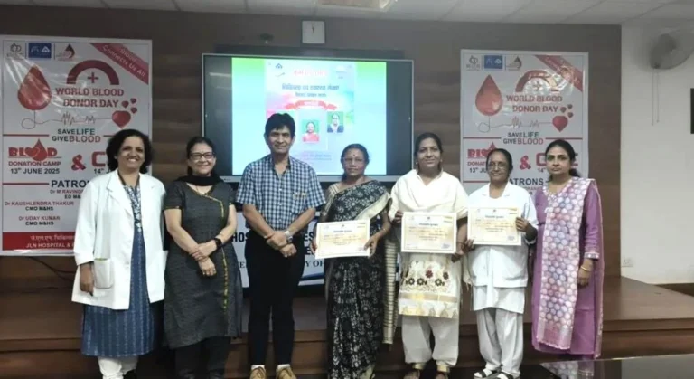 Nursing staff of Sector 9 Hospital received Shiromani Award