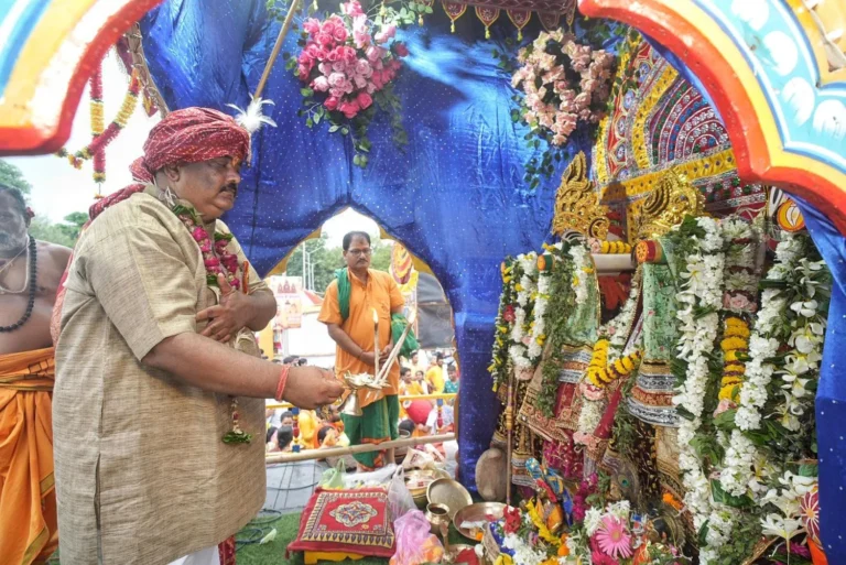 Huge crowd gathered in the return Rath Yatra of Mahaprabhu Jagannath Swami