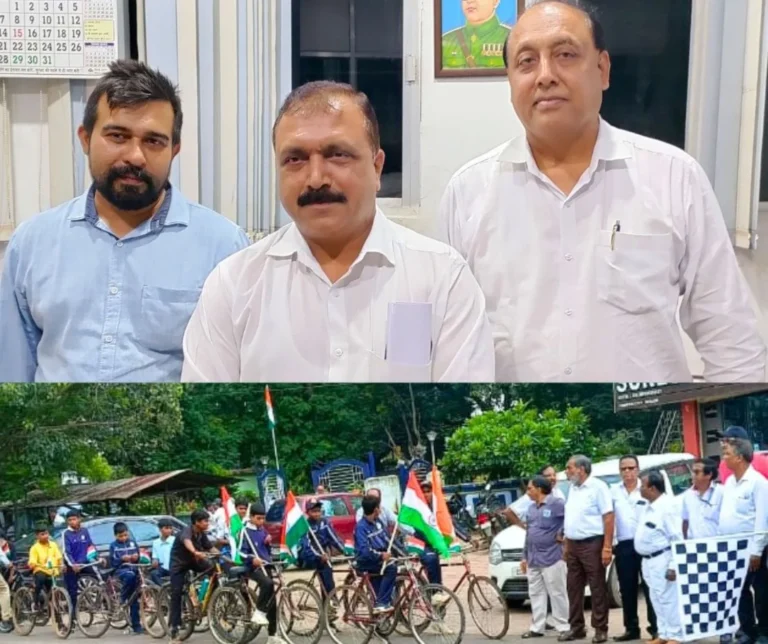 Bhilai Steel Plant Officers Held a Cycle Rally With Children Tiranga Waved