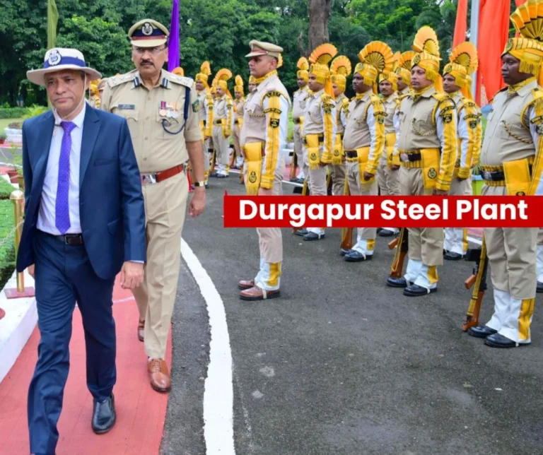 Director-in-charge of Durgapur Steel Plant Surjeet Mishra gave this gift on Independence Day