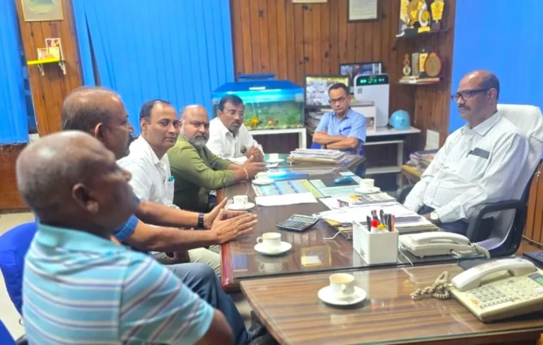 Bhilai Steel Plant Way to Prevent Accidents Release Employees from Duty at 5 pm then Contract Labourers-BMS