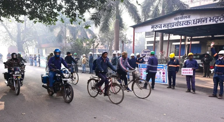 Human Chain in BSL Blast Furnace Area, Mantra of Road Safety Awareness