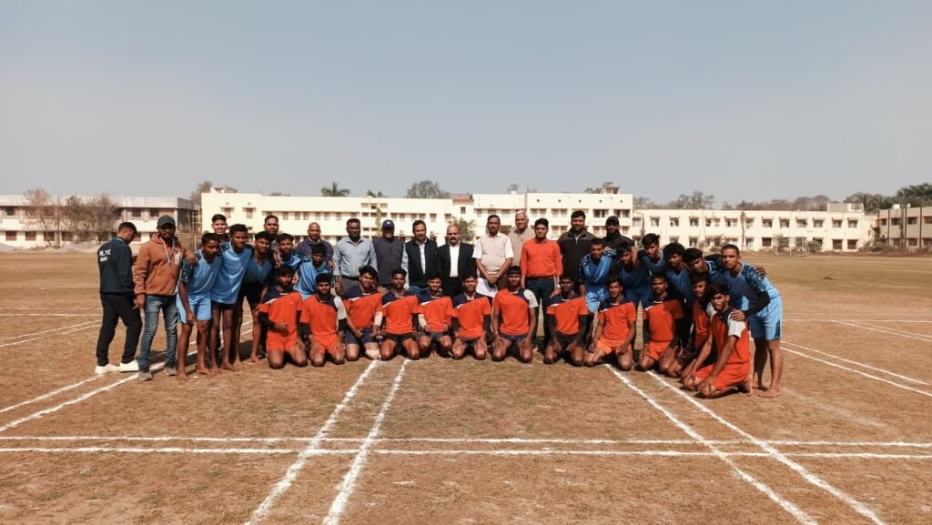 खो-खो टूर्नामेंट में पहुंची तीन जिलों की आठ टीमें।