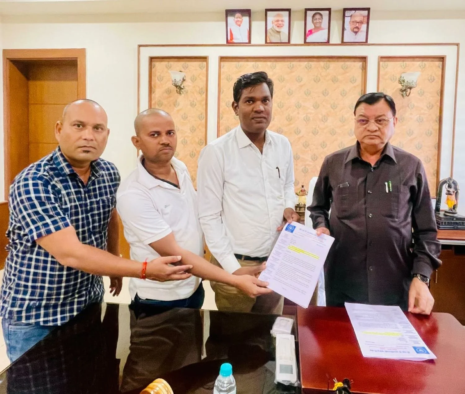 BAKS officials meet Chhattisgarh Labour Minister, demanding paid holiday on Labour Day 2026