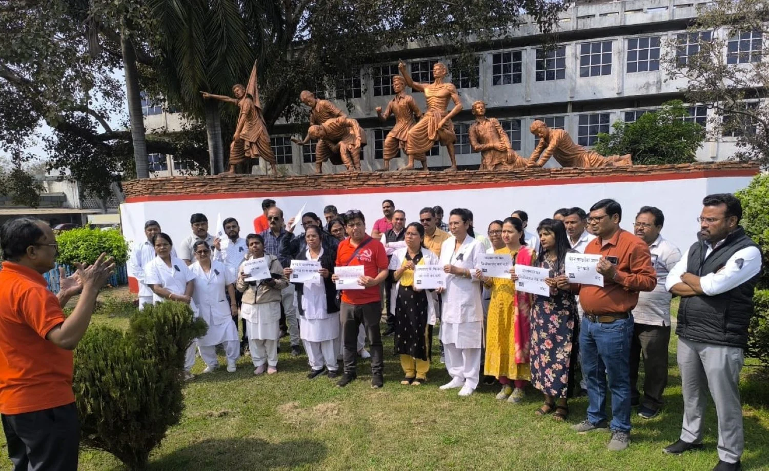 Strike CITU Announces in Front of Martyrs Memorial there will be uproar over the Designation of Sector 9 Hospital Workers (1)