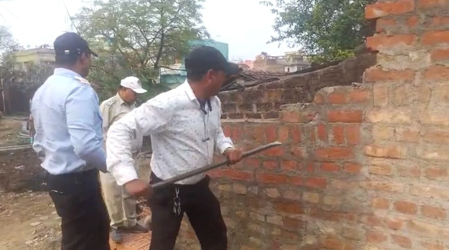 IISCO Steel Plant Burnpur demolishes illegal construction at Rambandh (2)