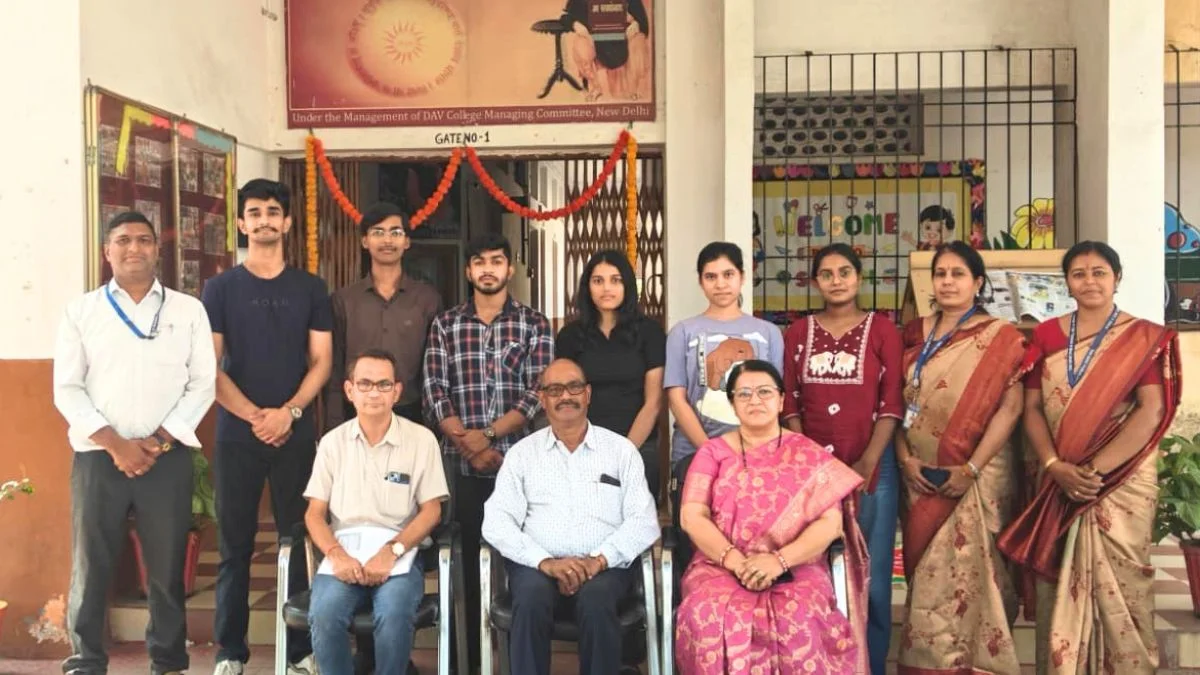 CGM Visits DAV Ispat Public School Sector 2 Meritorious Class 12 Board Exam Students Felicitated